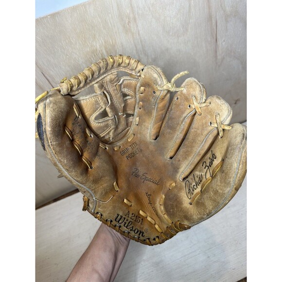 Wilson A2151 Tom Glavine Autograph Model Brown Leather Baseball Glove RHT - Picture 2 of 4